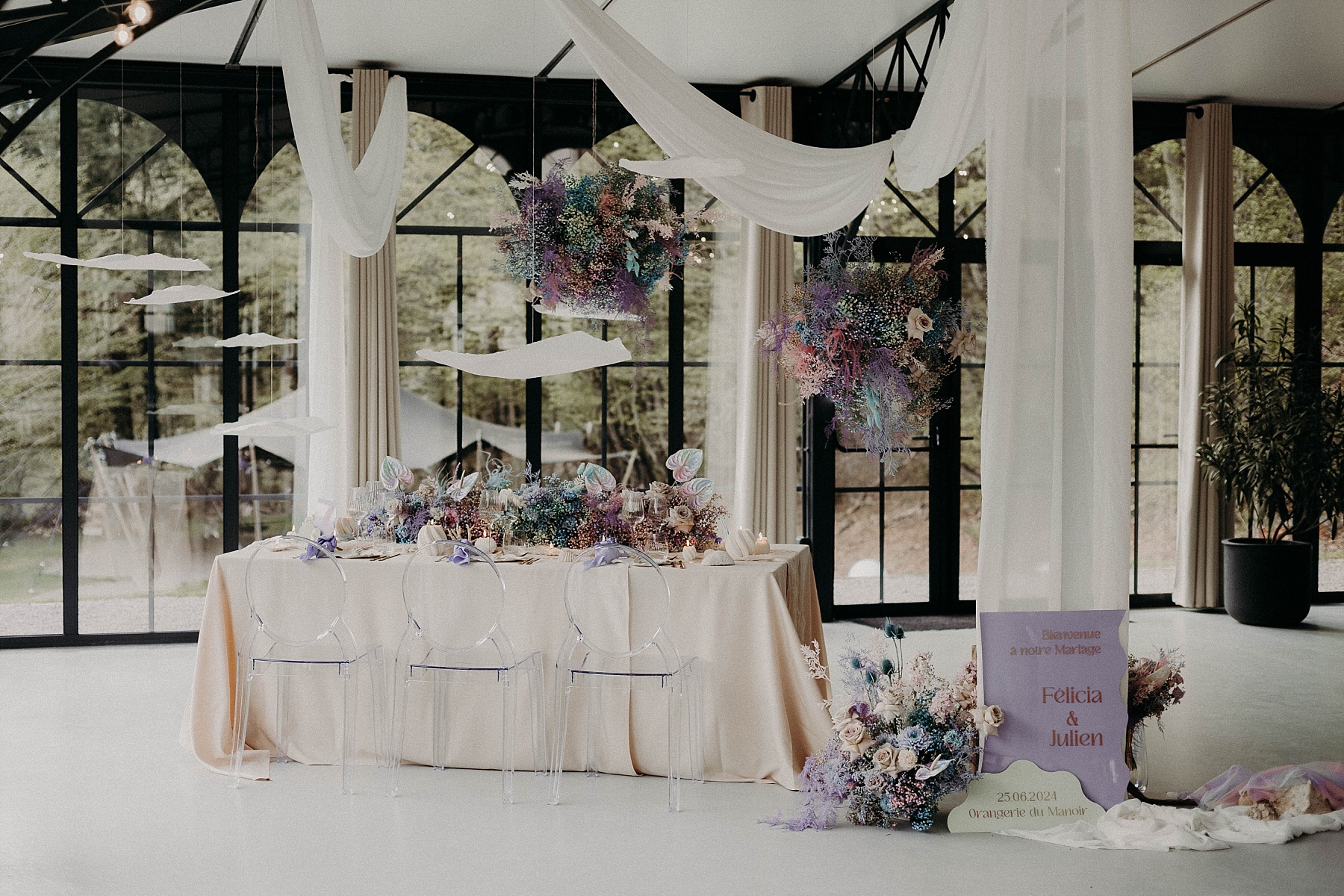 Mariage irisé Orangerie du Manoir table